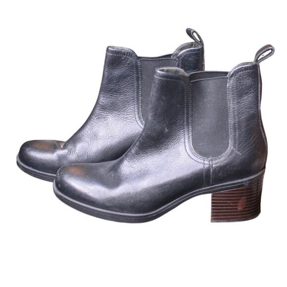 Clarks Boots Black Leather Block Heel Chelsea Pull On Classic Size 9 - Picture 1 of 6